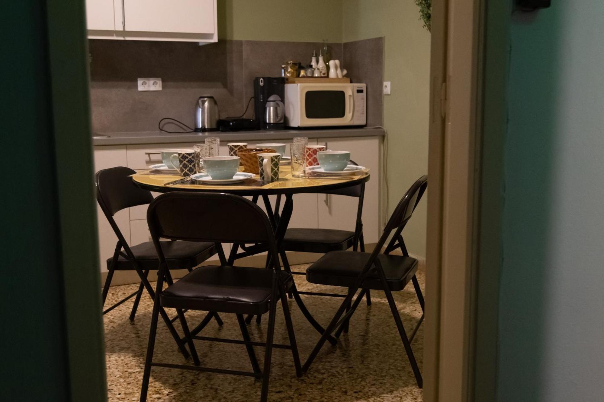 Marina's Bright Getaway - Center House *