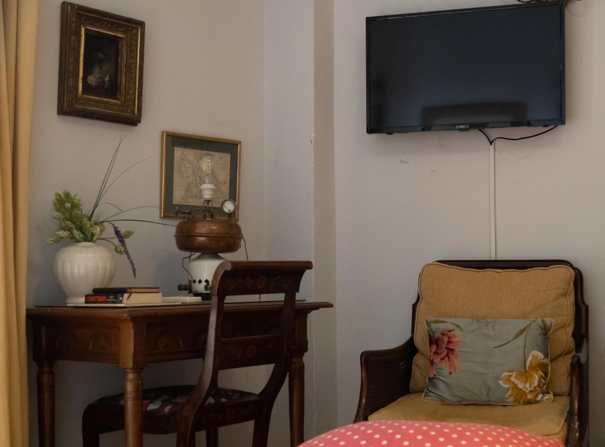Marina's Bright Getaway - Center House Apartment Nafplio